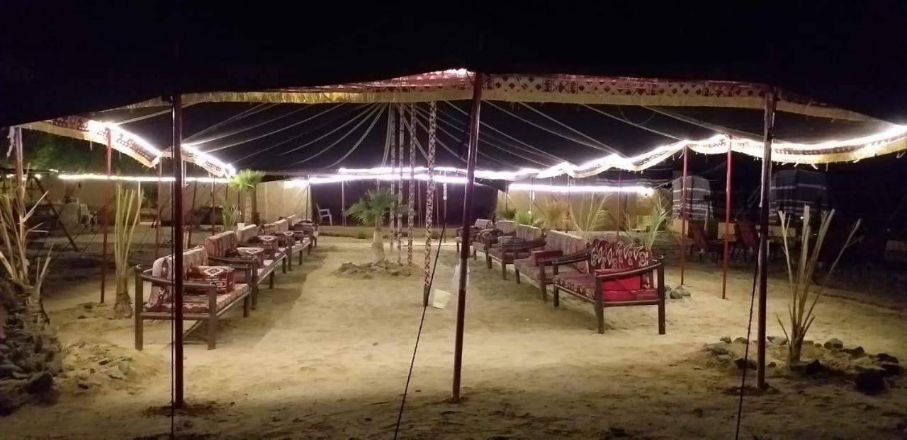 Отель Royal Tours Permanent Camp Умлудж Экстерьер фото